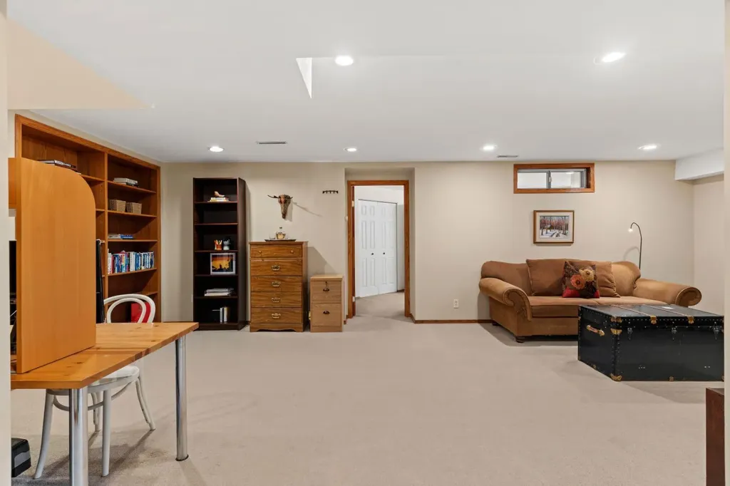1334 Hamilton Street NW Calgary AB T2N 3W6