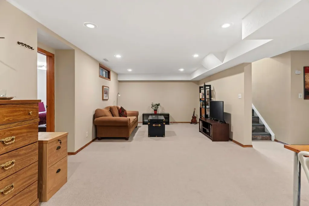 1334 Hamilton Street NW Calgary AB T2N 3W6