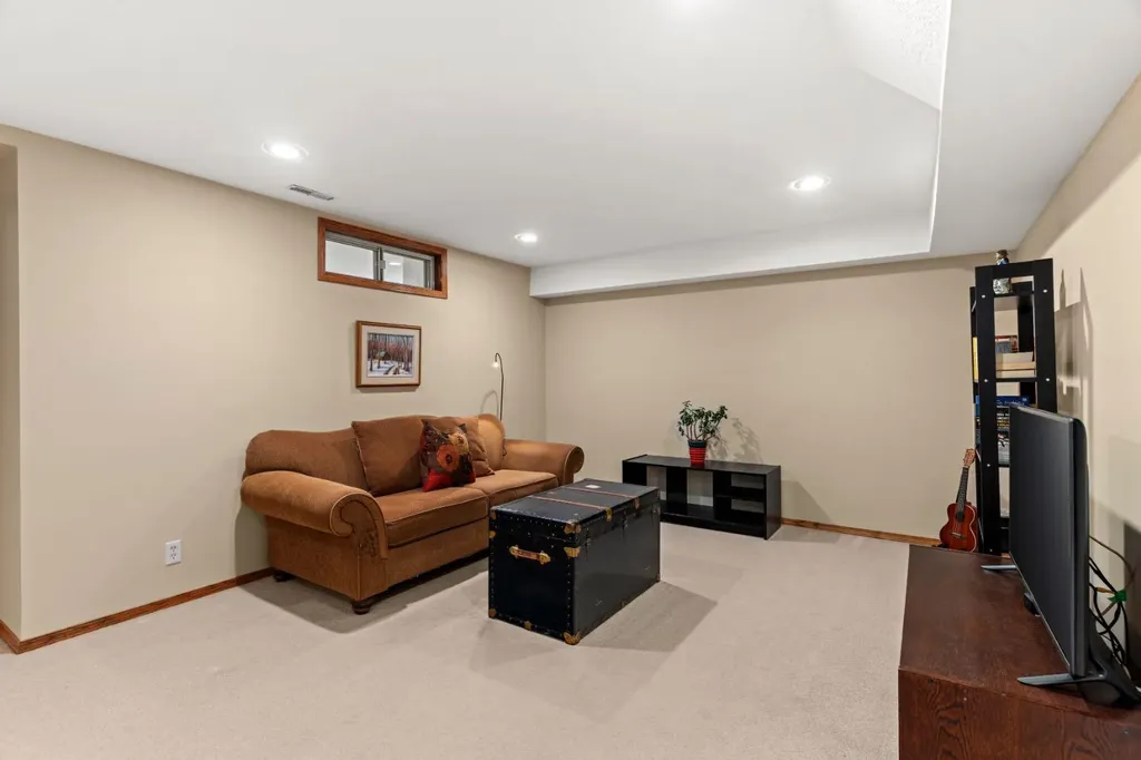 1334 Hamilton Street NW Calgary AB T2N 3W6