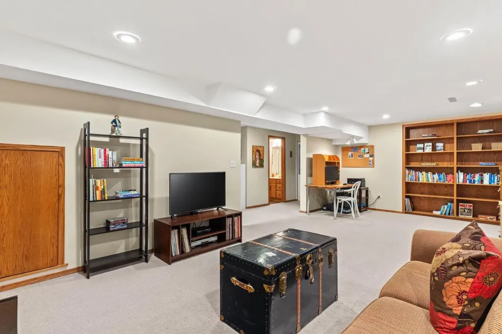 1334 Hamilton Street NW Calgary AB T2N 3W6