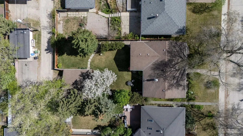 1334 Hamilton Street NW Calgary AB T2N 3W6