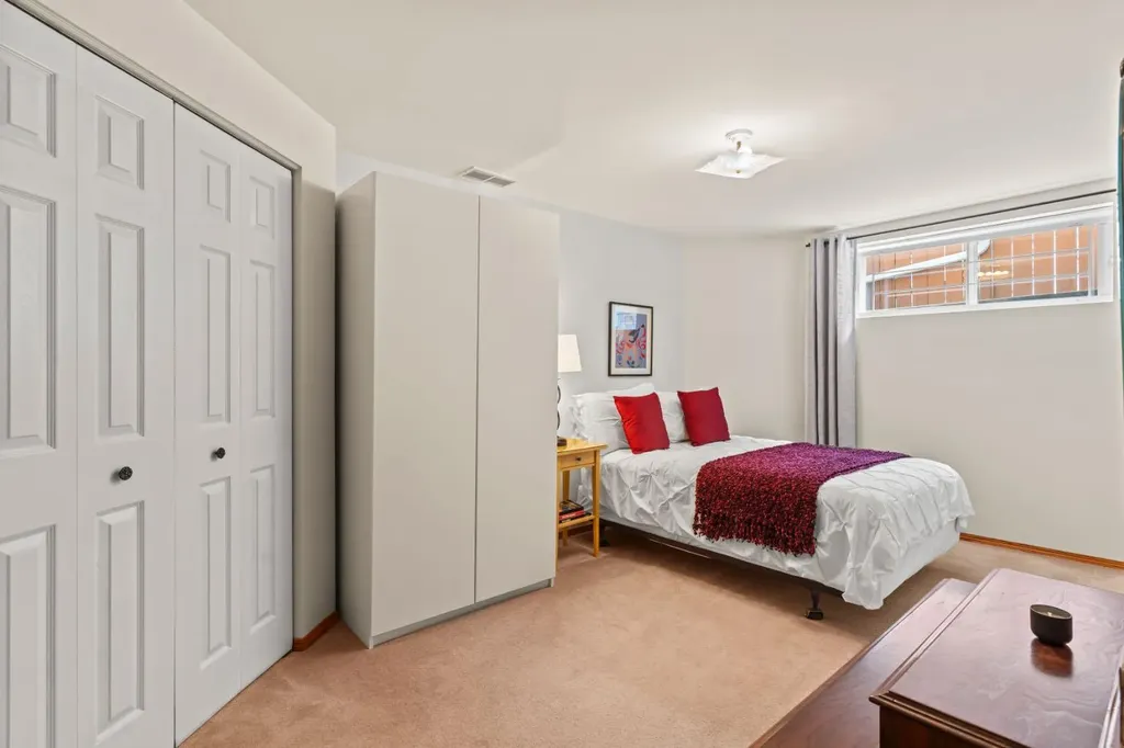 1334 Hamilton Street NW Calgary AB T2N 3W6
