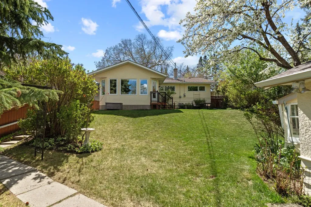 1334 Hamilton Street NW Calgary AB T2N 3W6
