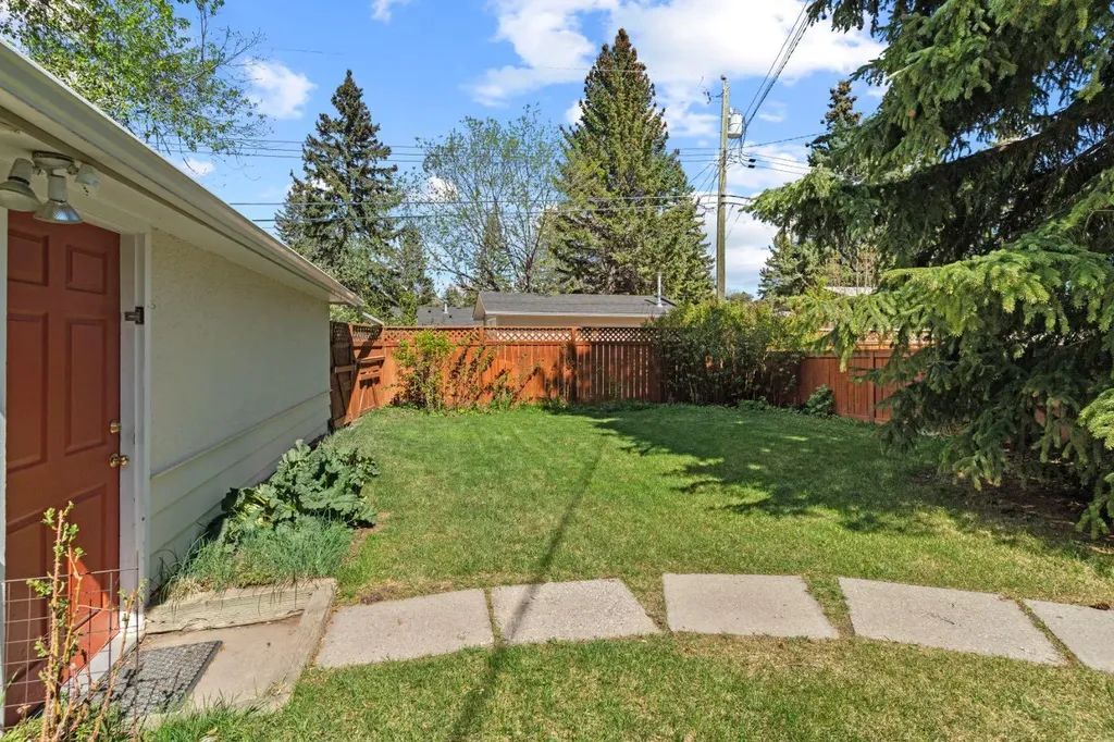 1334 Hamilton Street NW Calgary AB T2N 3W6