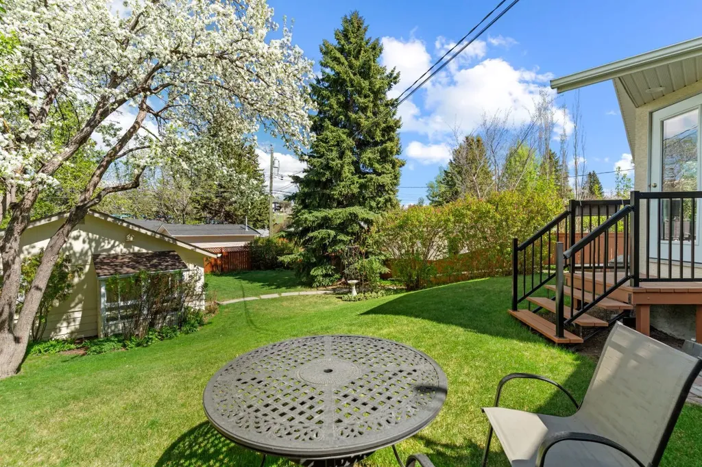 1334 Hamilton Street NW Calgary AB T2N 3W6