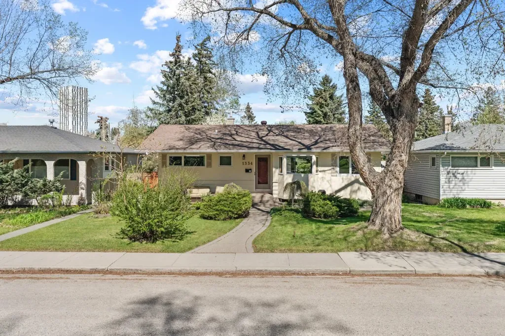 1334 Hamilton Street NW Calgary AB T2N 3W6