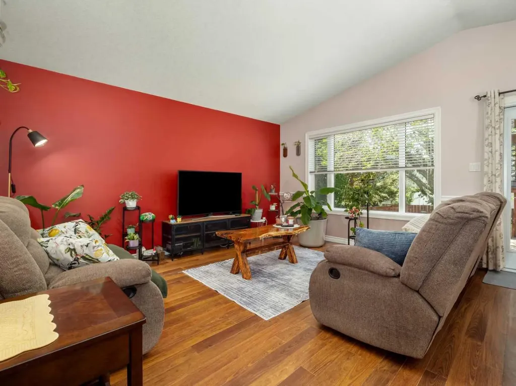 76 Blackfoot Crescent W Lethbridge AB T1K 7P7