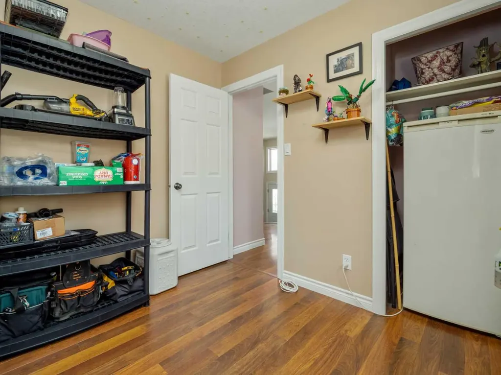 76 Blackfoot Crescent W Lethbridge AB T1K 7P7