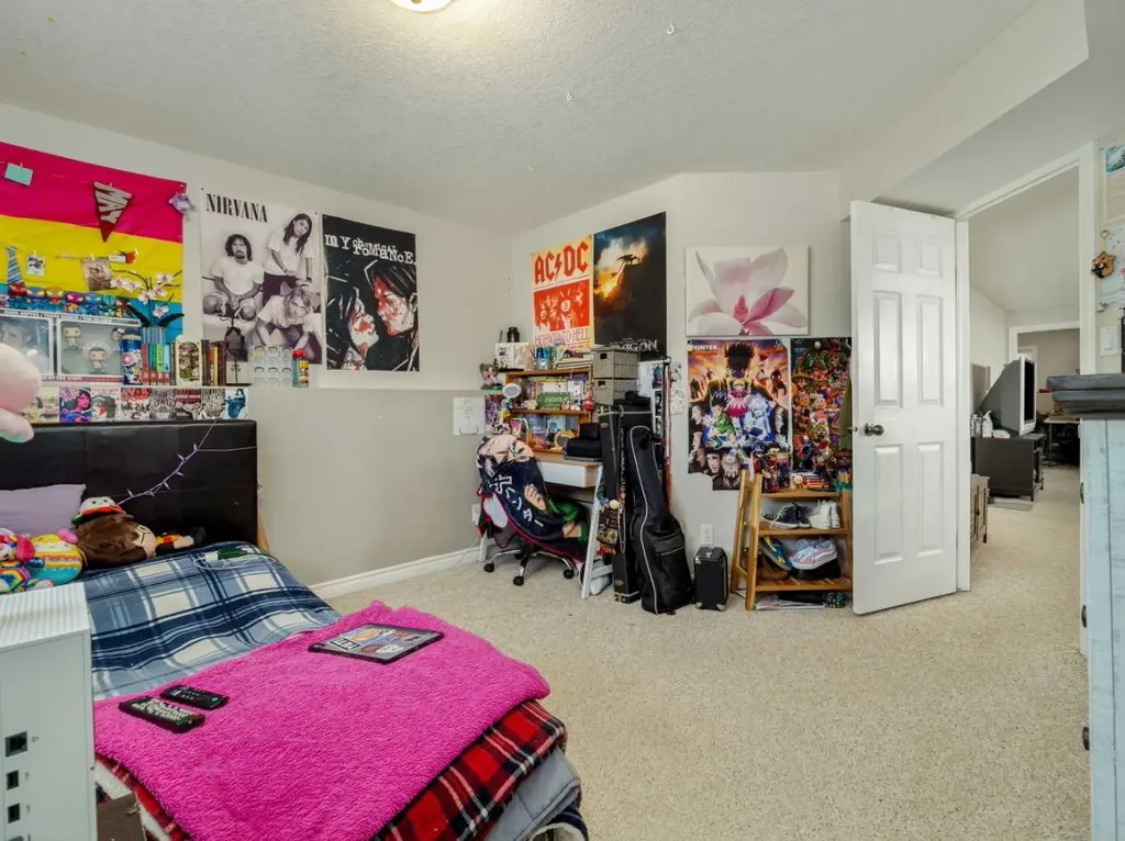 76 Blackfoot Crescent W Lethbridge AB T1K 7P7