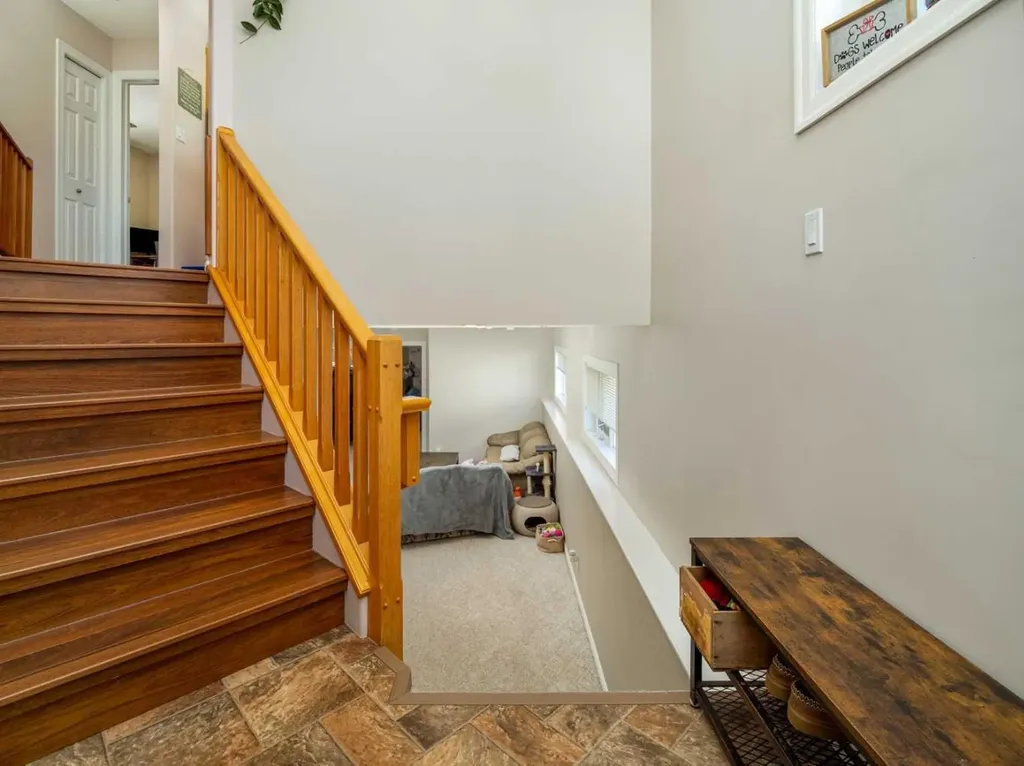 76 Blackfoot Crescent W Lethbridge AB T1K 7P7