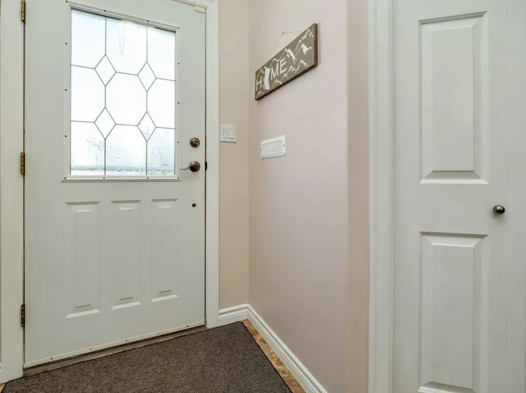 76 Blackfoot Crescent W Lethbridge AB T1K 7P7