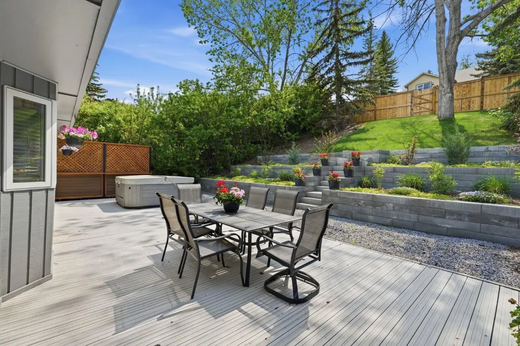 5807 Coach Hill Road SW Calgary AB T3H 1E3