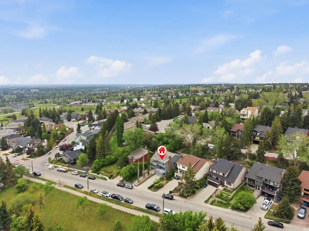 5807 Coach Hill Road SW Calgary AB T3H 1E3