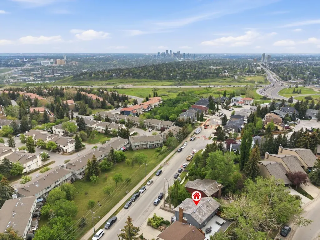 5807 Coach Hill Road SW Calgary AB T3H 1E3