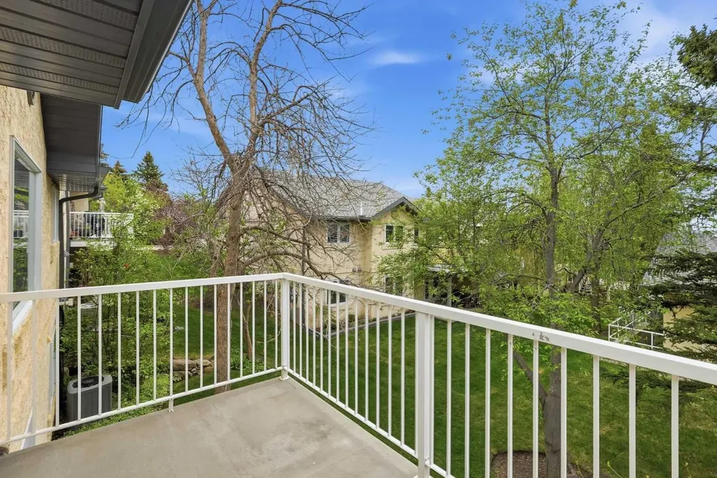 29 Edenwold Green NW Calgary AB T3A 5B8