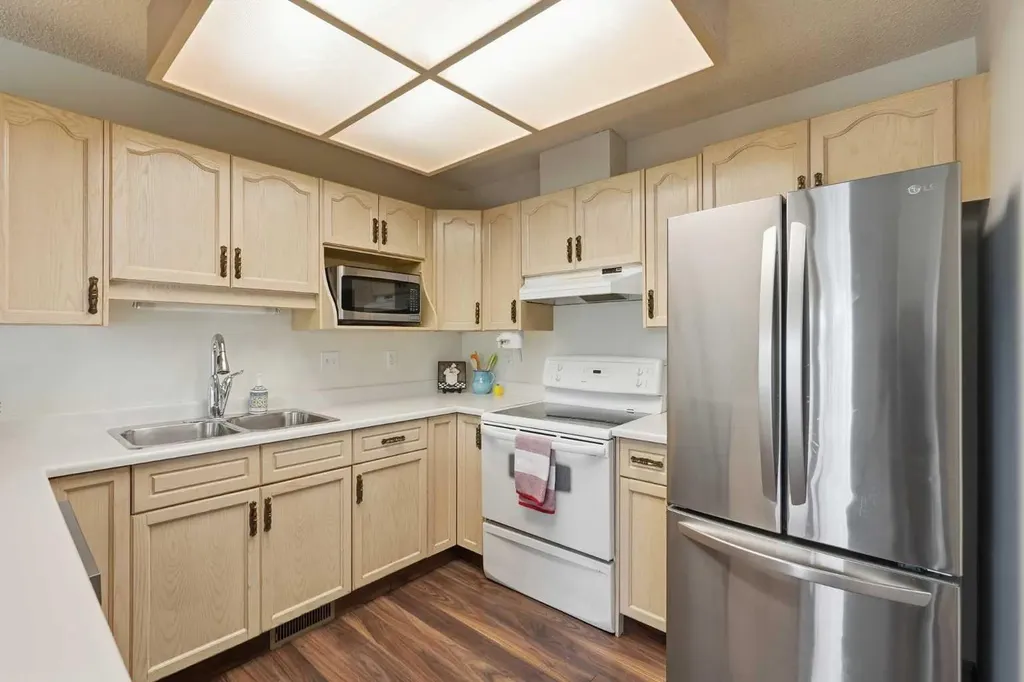 29 Edenwold Green NW Calgary AB T3A 5B8