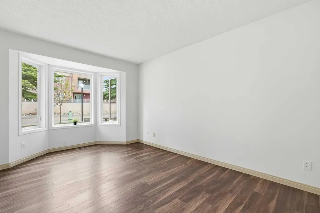 29 Edenwold Green NW Calgary AB T3A 5B8