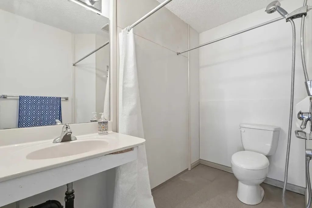 29 Edenwold Green NW Calgary AB T3A 5B8