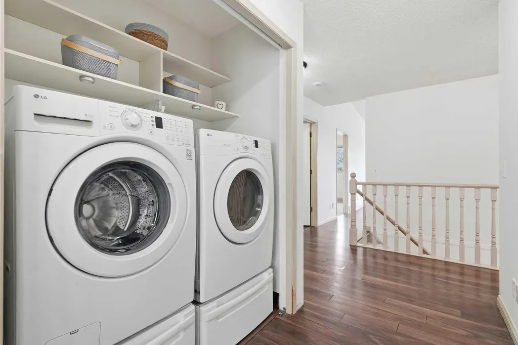 29 Edenwold Green NW Calgary AB T3A 5B8