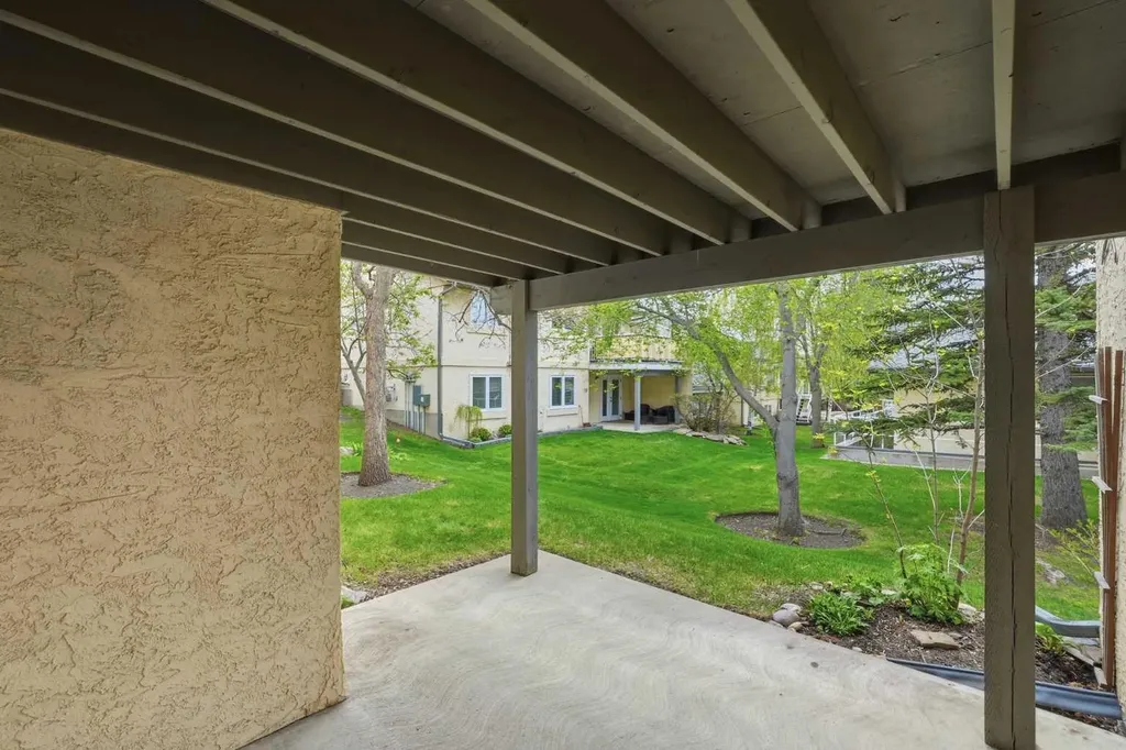 29 Edenwold Green NW Calgary AB T3A 5B8