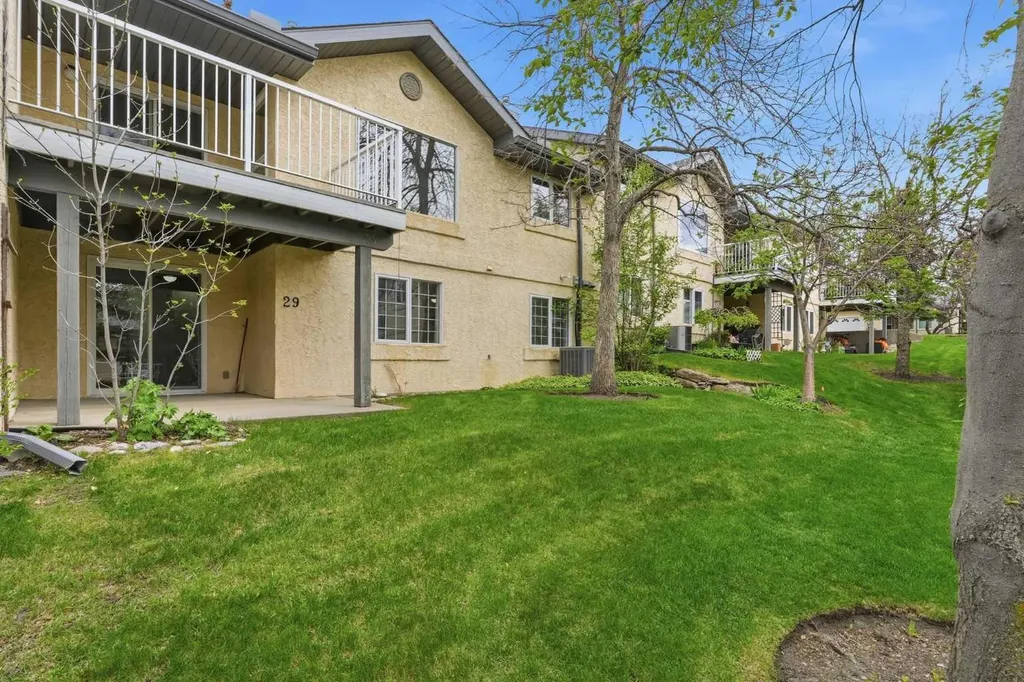 29 Edenwold Green NW Calgary AB T3A 5B8