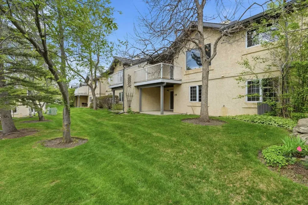 29 Edenwold Green NW Calgary AB T3A 5B8