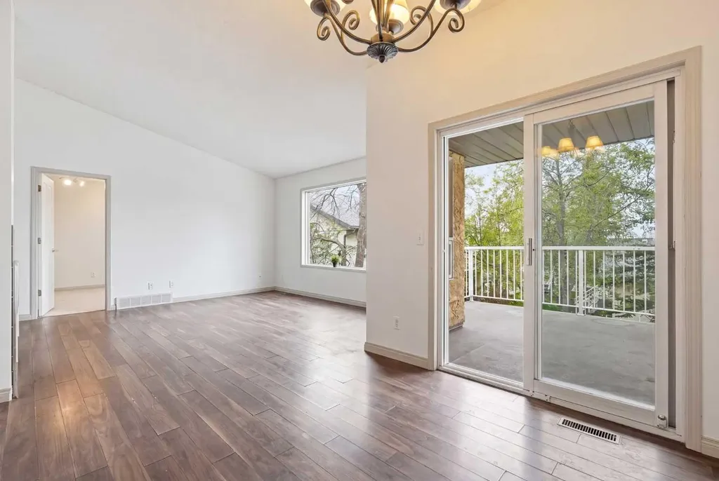 29 Edenwold Green NW Calgary AB T3A 5B8