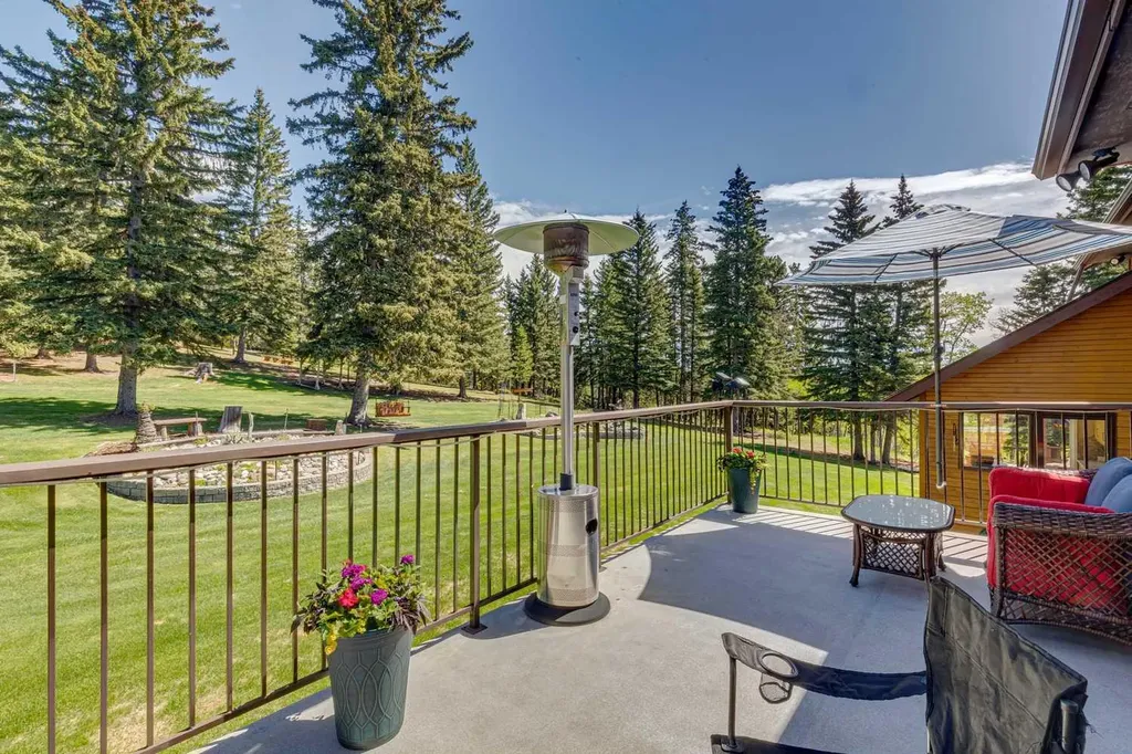 36 Cummer Place Bragg Creek AB T0L0K0