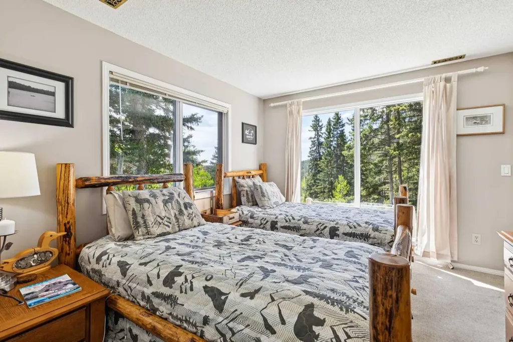 36 Cummer Place Bragg Creek AB T0L0K0