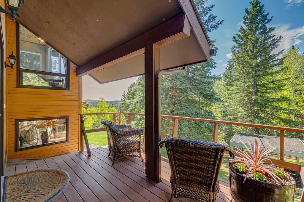 36 Cummer Place Bragg Creek AB T0L0K0
