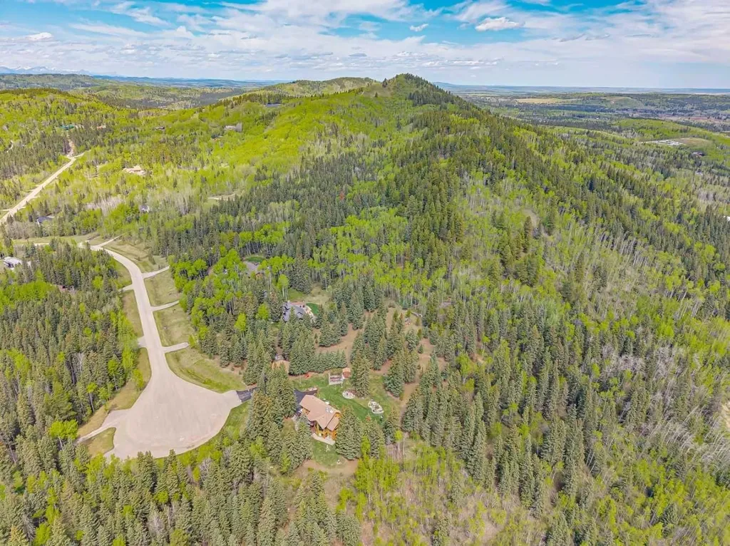 36 Cummer Place Bragg Creek AB T0L0K0