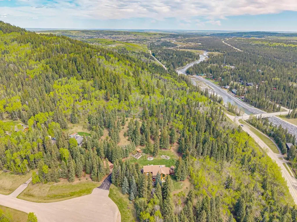 36 Cummer Place Bragg Creek AB T0L0K0