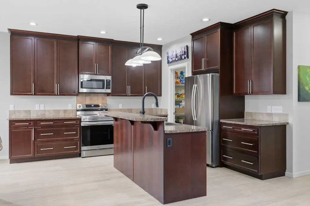 1198 Kingston Crescent SE Airdrie AB T4A 0E9