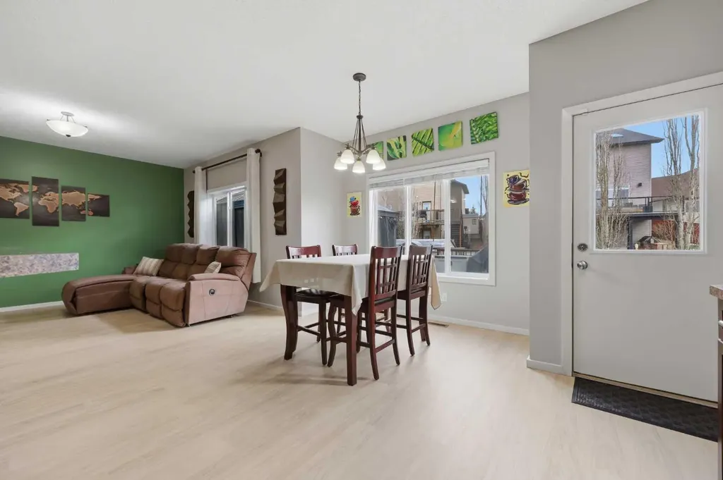 1198 Kingston Crescent SE Airdrie AB T4A 0E9
