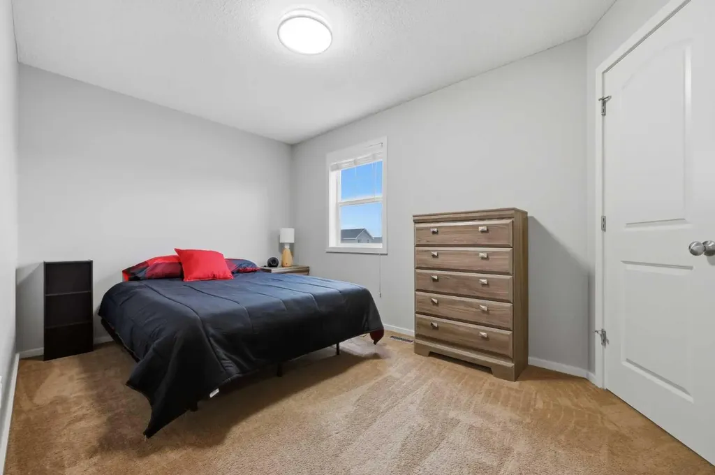 1198 Kingston Crescent SE Airdrie AB T4A 0E9