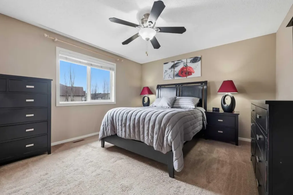 1198 Kingston Crescent SE Airdrie AB T4A 0E9