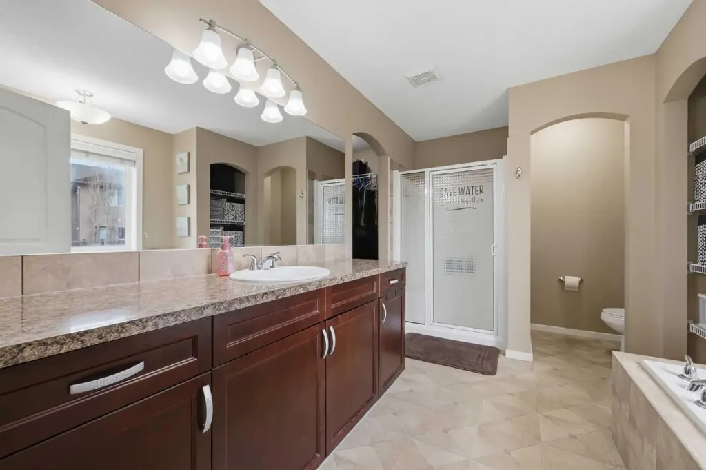 1198 Kingston Crescent SE Airdrie AB T4A 0E9