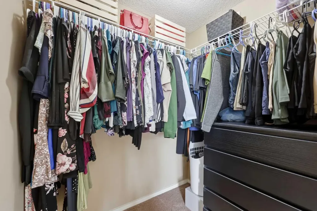 1198 Kingston Crescent SE Airdrie AB T4A 0E9