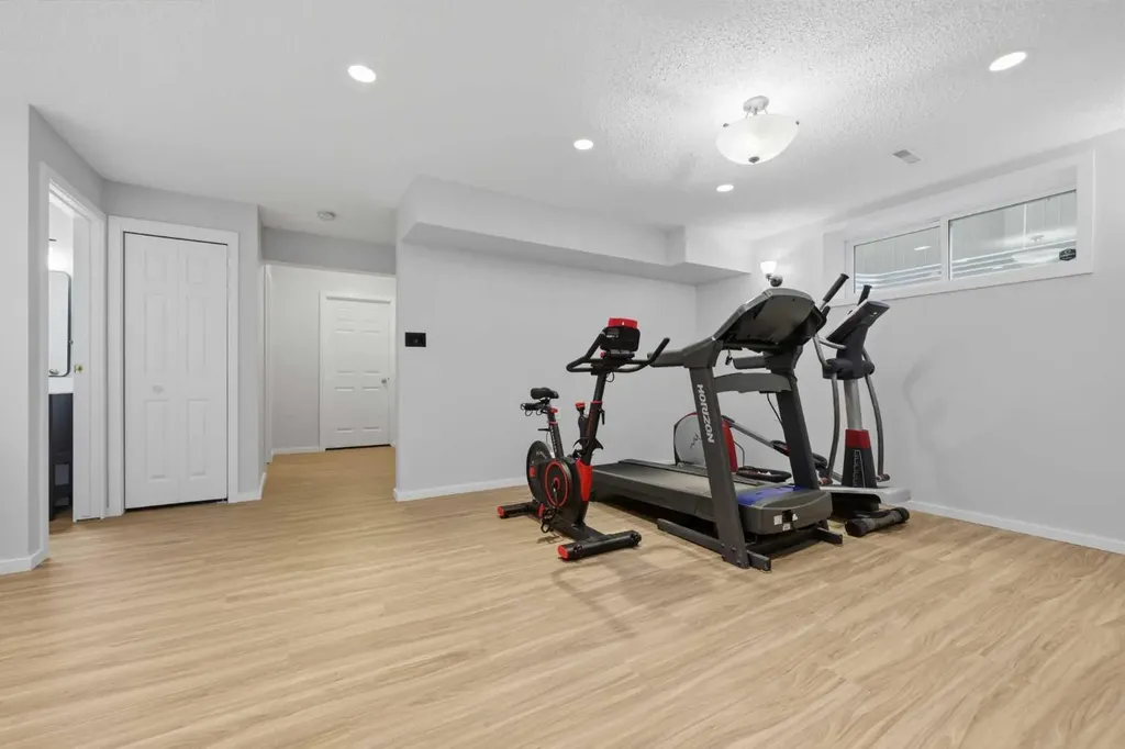 1198 Kingston Crescent SE Airdrie AB T4A 0E9