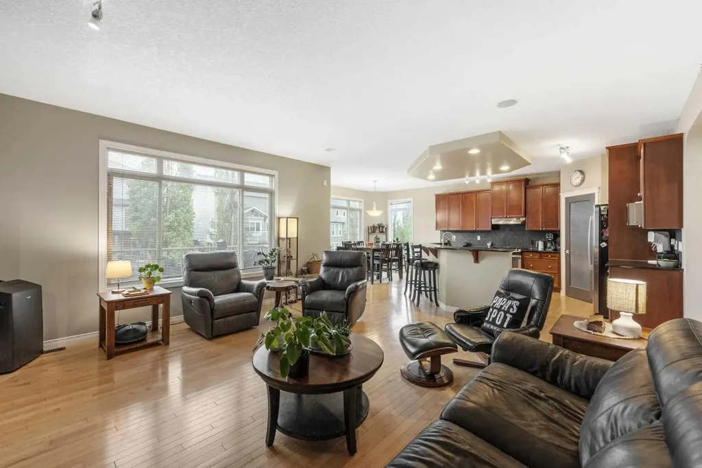 148 Westland Street Okotoks AB T1S 0B3