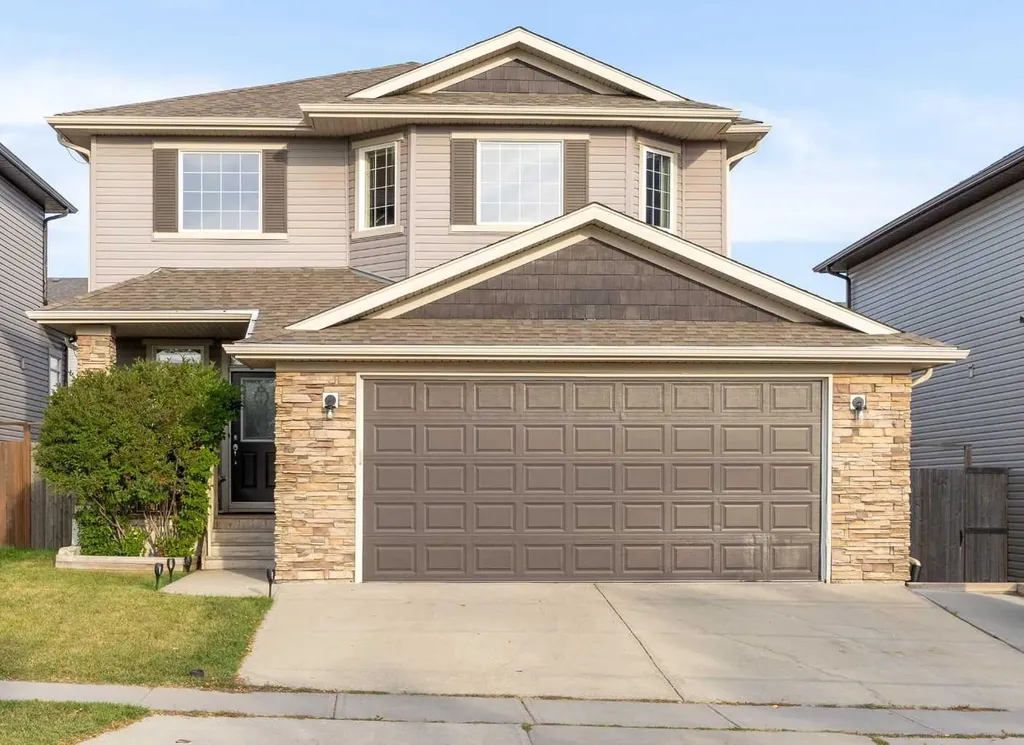148 Westland Street Okotoks AB T1S 0B3