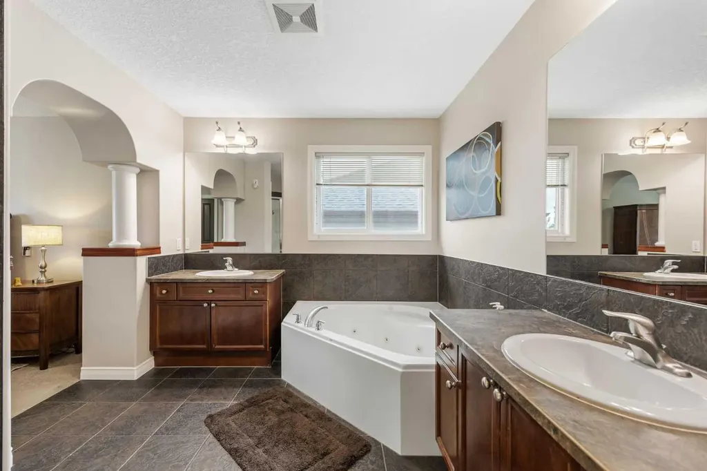 148 Westland Street Okotoks AB T1S 0B3