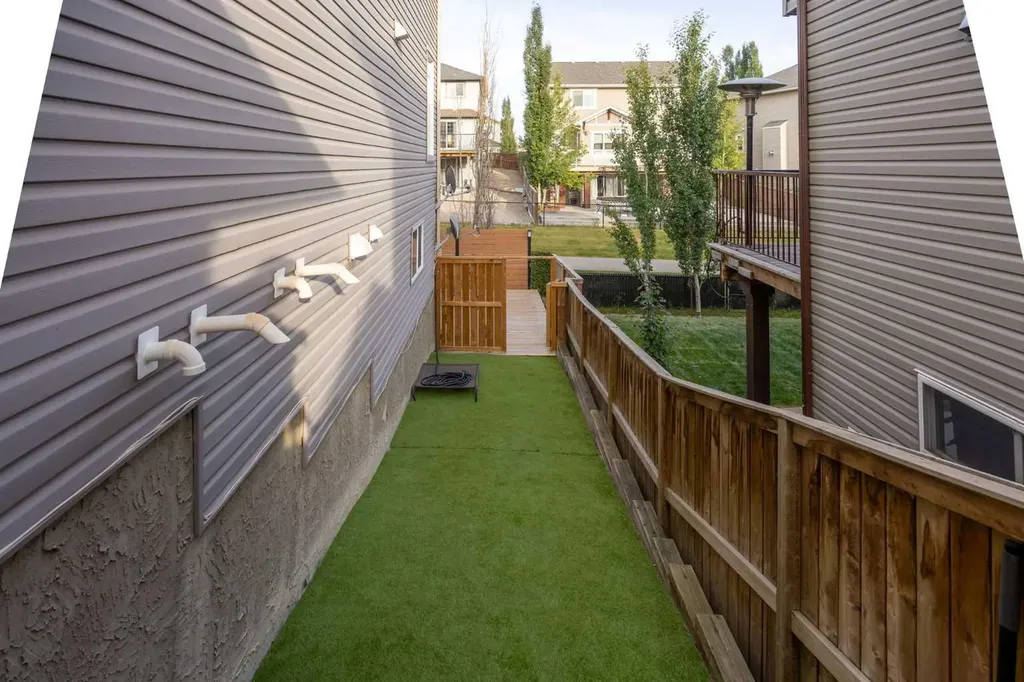 148 Westland Street Okotoks AB T1S 0B3