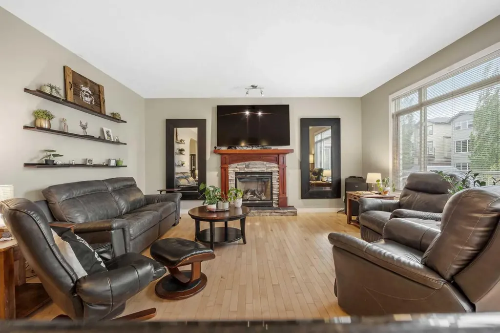 148 Westland Street Okotoks AB T1S 0B3