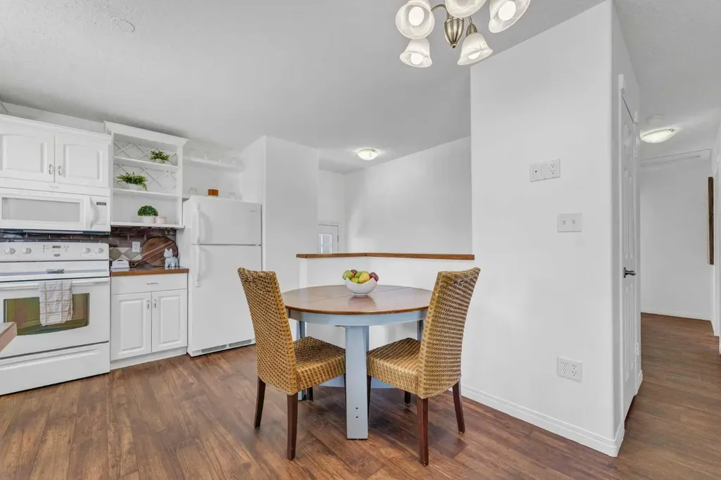 353 Ross Glen Drive SE Medicine Hat AB T1B 1Y3