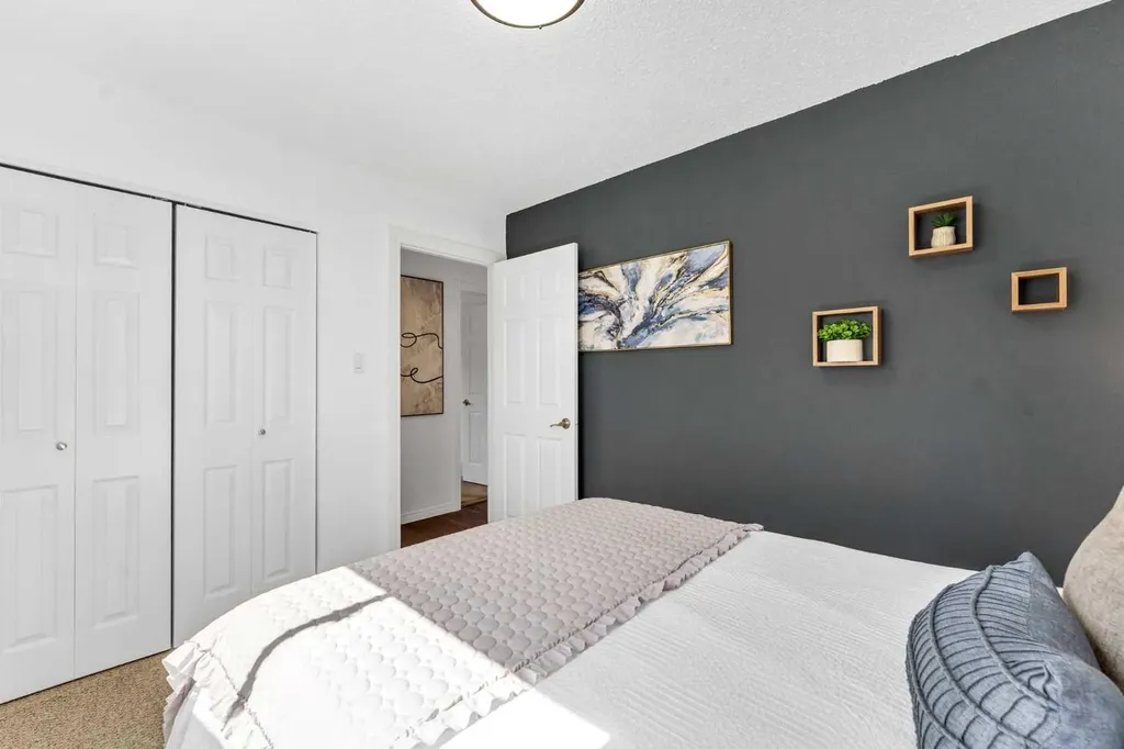 353 Ross Glen Drive SE Medicine Hat AB T1B 1Y3