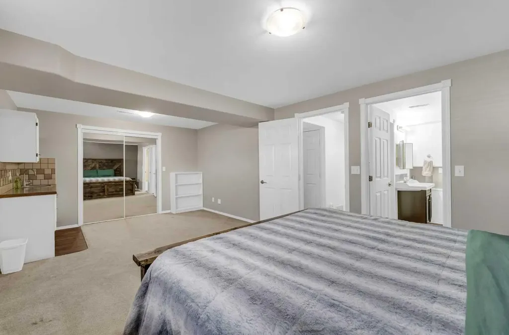 353 Ross Glen Drive SE Medicine Hat AB T1B 1Y3