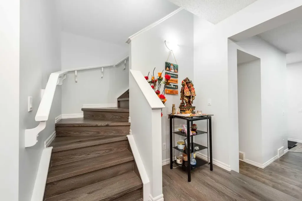 185 Skyview Ranch Drive NE Calgary AB T3N 0C2