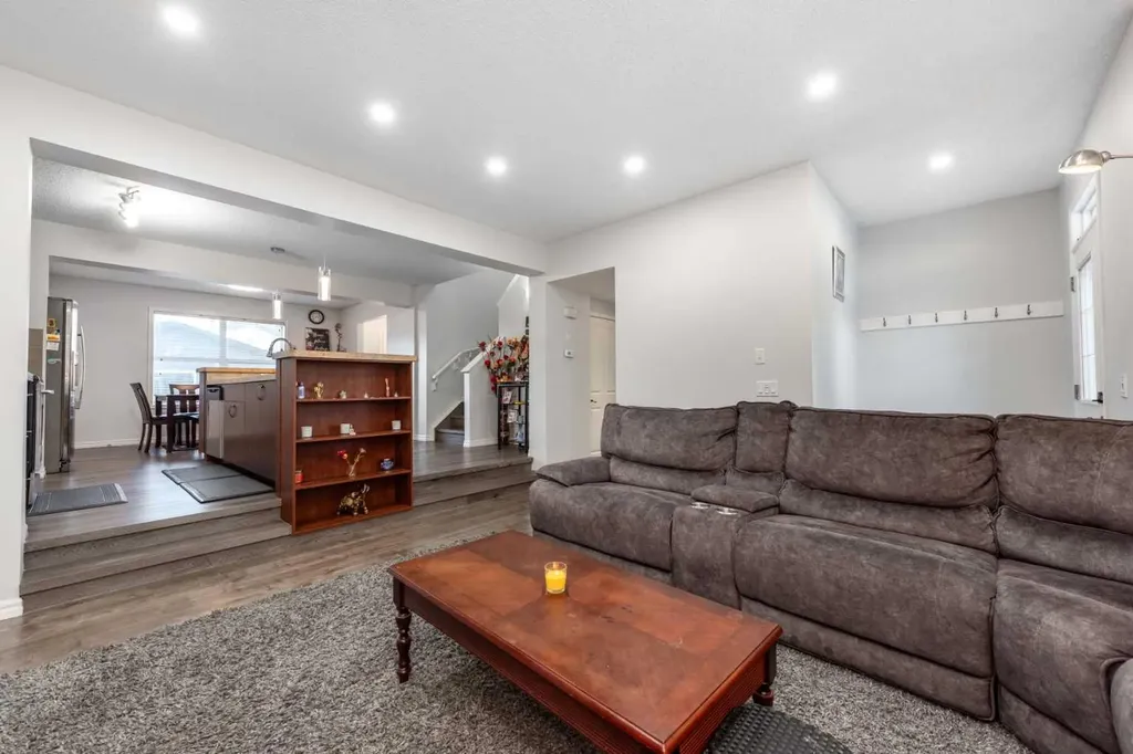 185 Skyview Ranch Drive NE Calgary AB T3N 0C2
