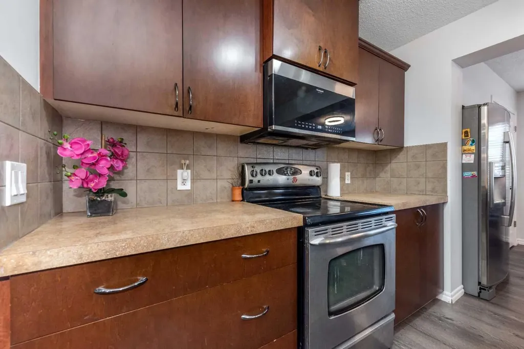 185 Skyview Ranch Drive NE Calgary AB T3N 0C2
